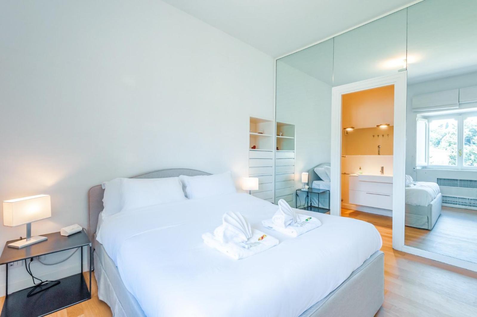 Apartment With Magnificent View Rom