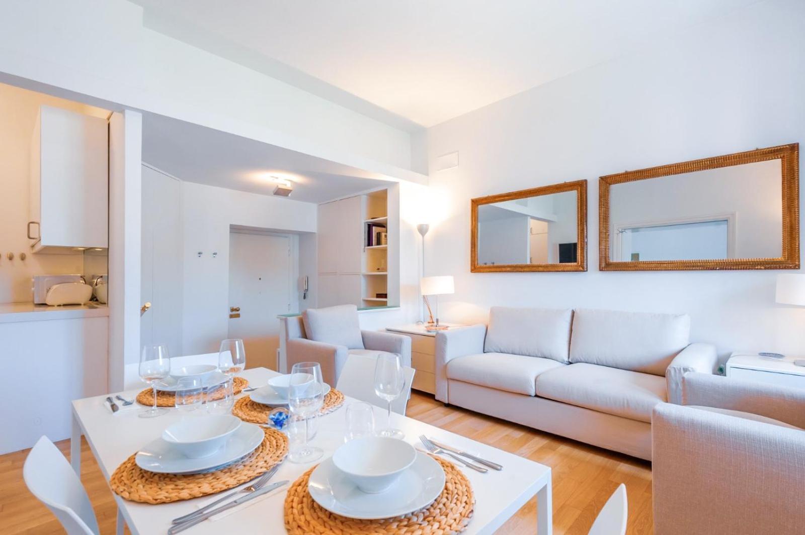 Apartment With Magnificent View Rom